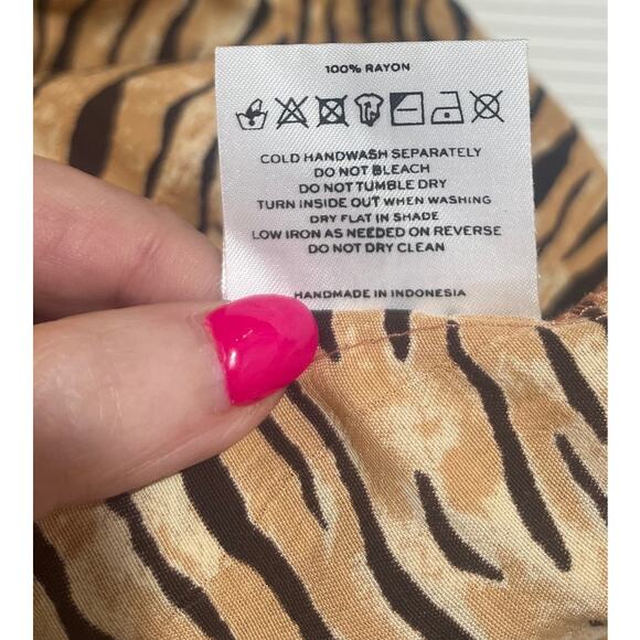 Faithfull The Brand Animal Print Dress Smocked Back And Sleeves Side Zip Size 8 - Picture 5 of 6